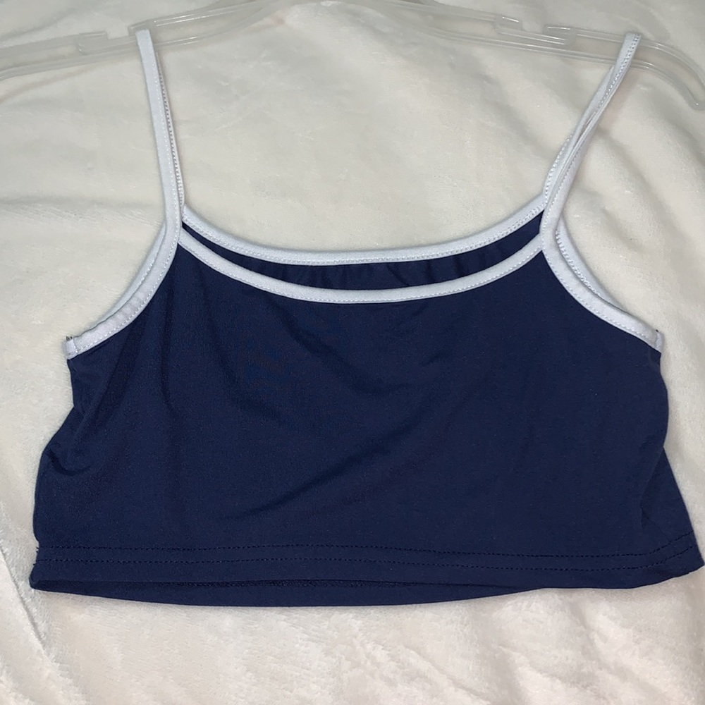 Crop top - Picture 2 of 2